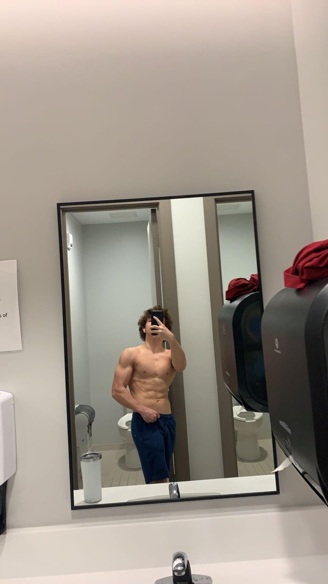 NoahC6105's tweet photo. 3 months away from my first competition, so how we feeling about this? https://t.co/HMiA1dx7k2
