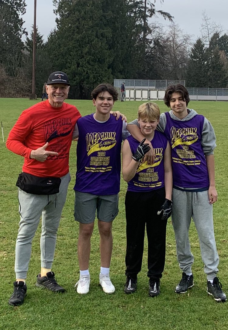jayprepchuk's tweet photo. Fantastic Quarterback session today! Who wants to join us next weekend? #jayprepchukqbcamp #qbcamp 👍🏈🙌💯 https://t.co/peSLONMzes