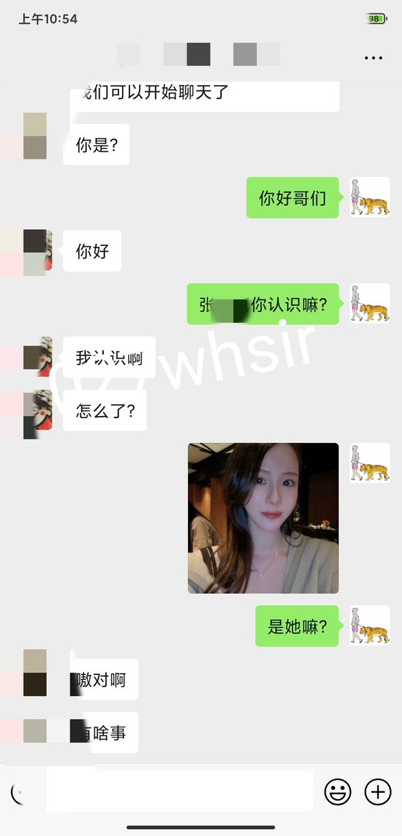 027whsir's tweet photo. 暴露女友系列
女神级别的女友，裸照发给同事看，同事对她觊觎已久了
没想到日常的女神，脱了衣服的样子是这么骚，奶子这么大
#社死 #女友 #老婆 #淫妻 #暴露 #分享 #裸照 #绿帽 #婊子 #骚逼 #炮友 #刺激 #反差 #意淫  #轮奸 #同事 #偷拍 https://t.co/TxXkoHk3TK