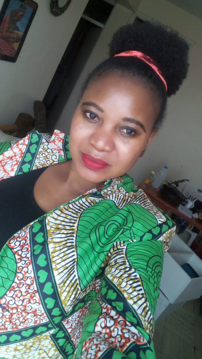 NyavulaNeema's tweet photo. If you are going to love anything or anyone, love them to the core of your bones. No need to do anything halfway. You either do it whole or not at all. #Mondaythoughts #Entrepreneurship #DreamTips #DreamTribe https://t.co/H9fuYU9bWu