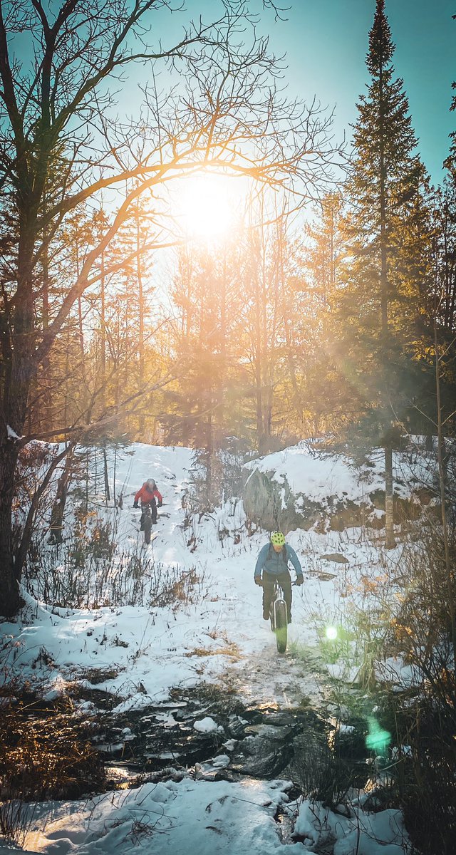 JamieBlades's tweet photo. Beauty day out there for a fat bike!
#ottawabike #fatbike
@common_empire 🔥#cycling #community https://t.co/9obRBfgEVB