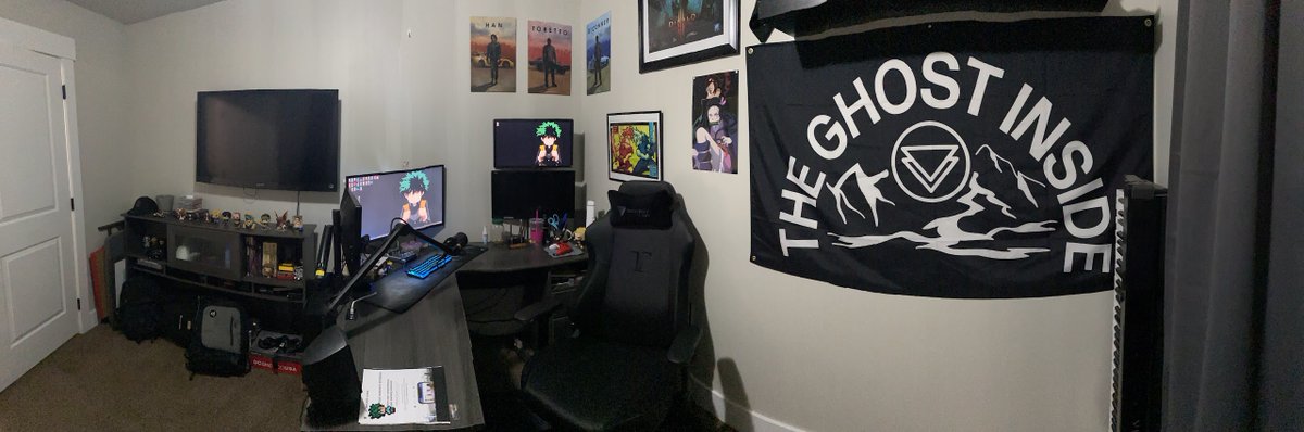 EightBitDad's tweet image. New year, new setup, new chair! absolutely loving this chair now that I am full time work from home! #secretlab