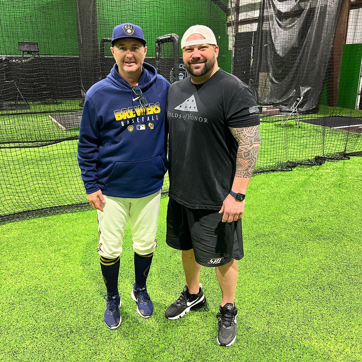MedZillaCatchin's tweet photo. Great time having my former catching coach in helpin spread the knowledge of the position we’re all so passionate about! Thanks @Greenie252525  for coming out with the 🔥, energy &amp; passion I was used to when around.  
#catcherfam #catchers #mwca #alwaysacatcher #letsgo #brewcrew https://t.co/zEo551hGJ2