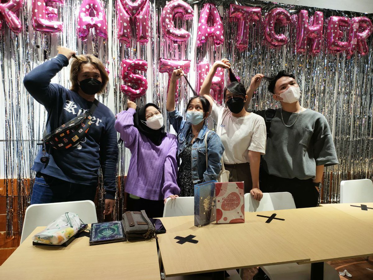 roadtoutopie's tweet photo. Petjahhh seru bget kmren gila!! Mana ada kk jagacita sma stephanie yg keren parah tambah mc nya kocakk lucu🥺❤️ mksih bnyak buat gathnya❤️ @Dreamcatcher7ID https://t.co/7cz2hTnOlV