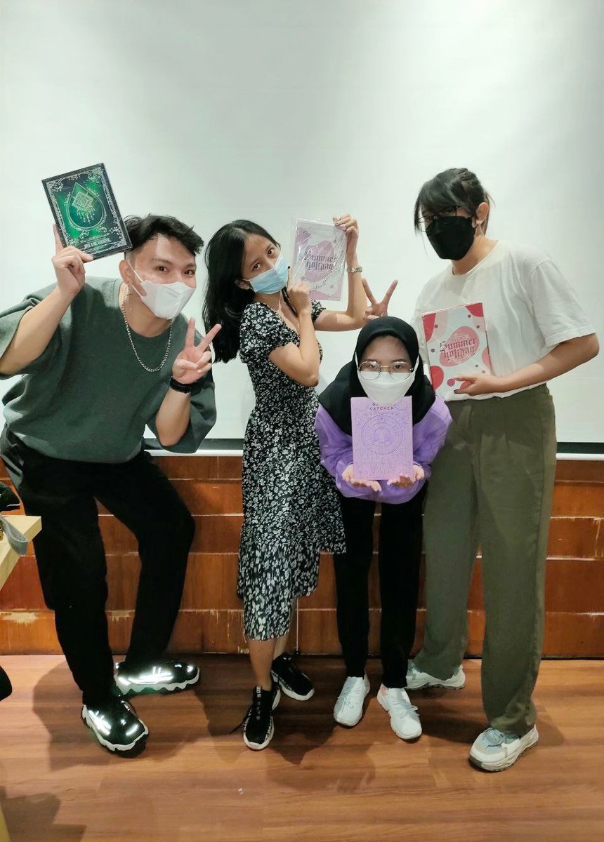 roadtoutopie's tweet photo. Petjahhh seru bget kmren gila!! Mana ada kk jagacita sma stephanie yg keren parah tambah mc nya kocakk lucu🥺❤️ mksih bnyak buat gathnya❤️ @Dreamcatcher7ID https://t.co/7cz2hTnOlV
