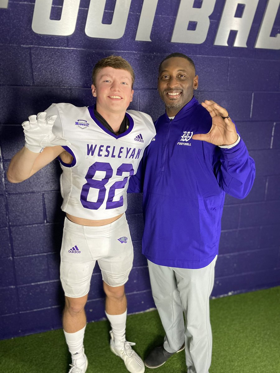zaytomes's tweet photo. Home! 💜🤍🐾 @kwc_football @CraigYeast @CoachYoung41 @BrowningAlfonzo @ONLY1RIDDICK https://t.co/KPrEluk8HS
