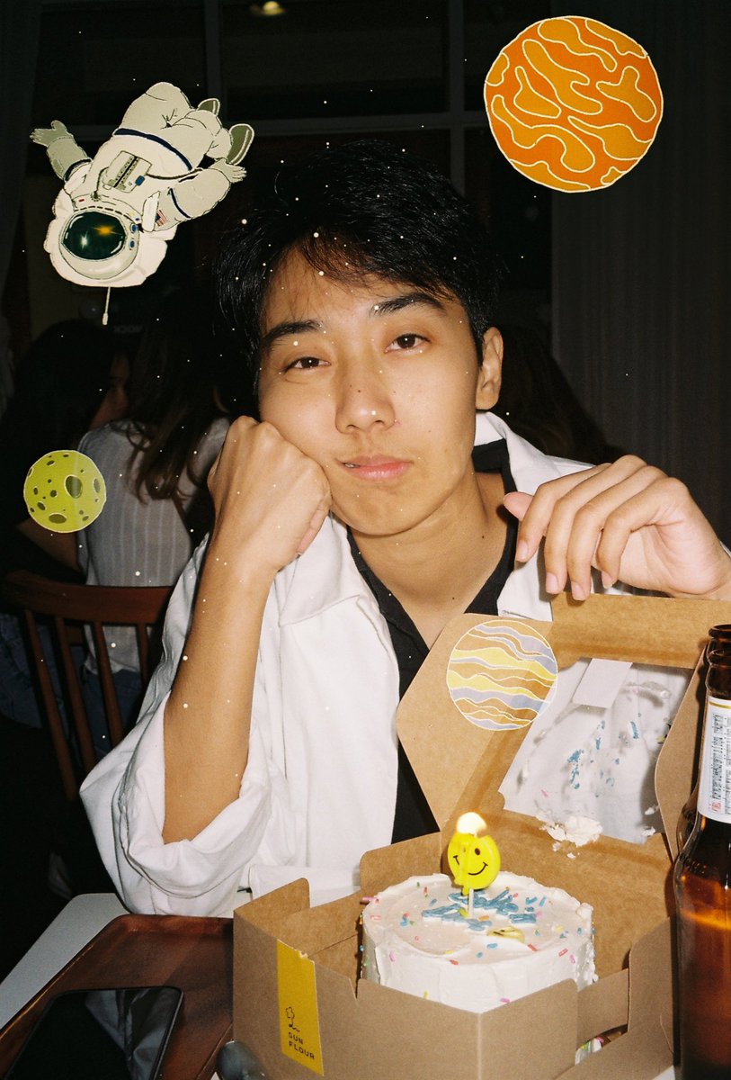 ihavenoplann's tweet photo. แนะนำฟิล์มสุดจะคิ้ววววทึ จากร้าน a girl has film ยอมความน่ารักมีกิมมิค ตัวฟิล์มจะเป็น kodak color 200 สาดแฟลชแล้วดูมีอะไรขึ้นมา ชอบมากกกกก #ฟิล์มกล้อง #ฟิล์ม https://t.co/OKBil33YXF