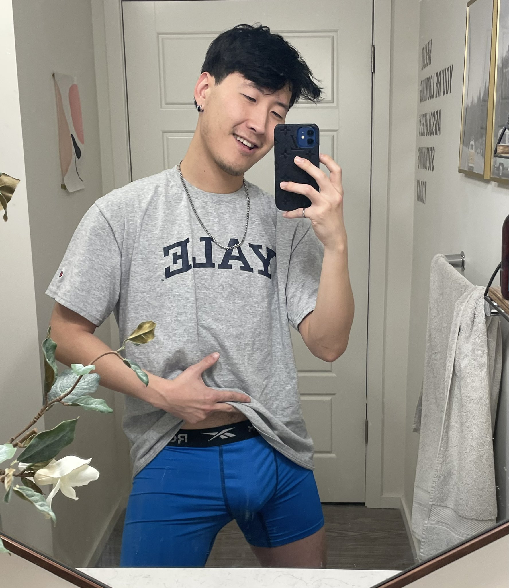 ASHER LEE on X: Im hungry I want Korean fried chicken  t.cocMbd8iuu7h  X