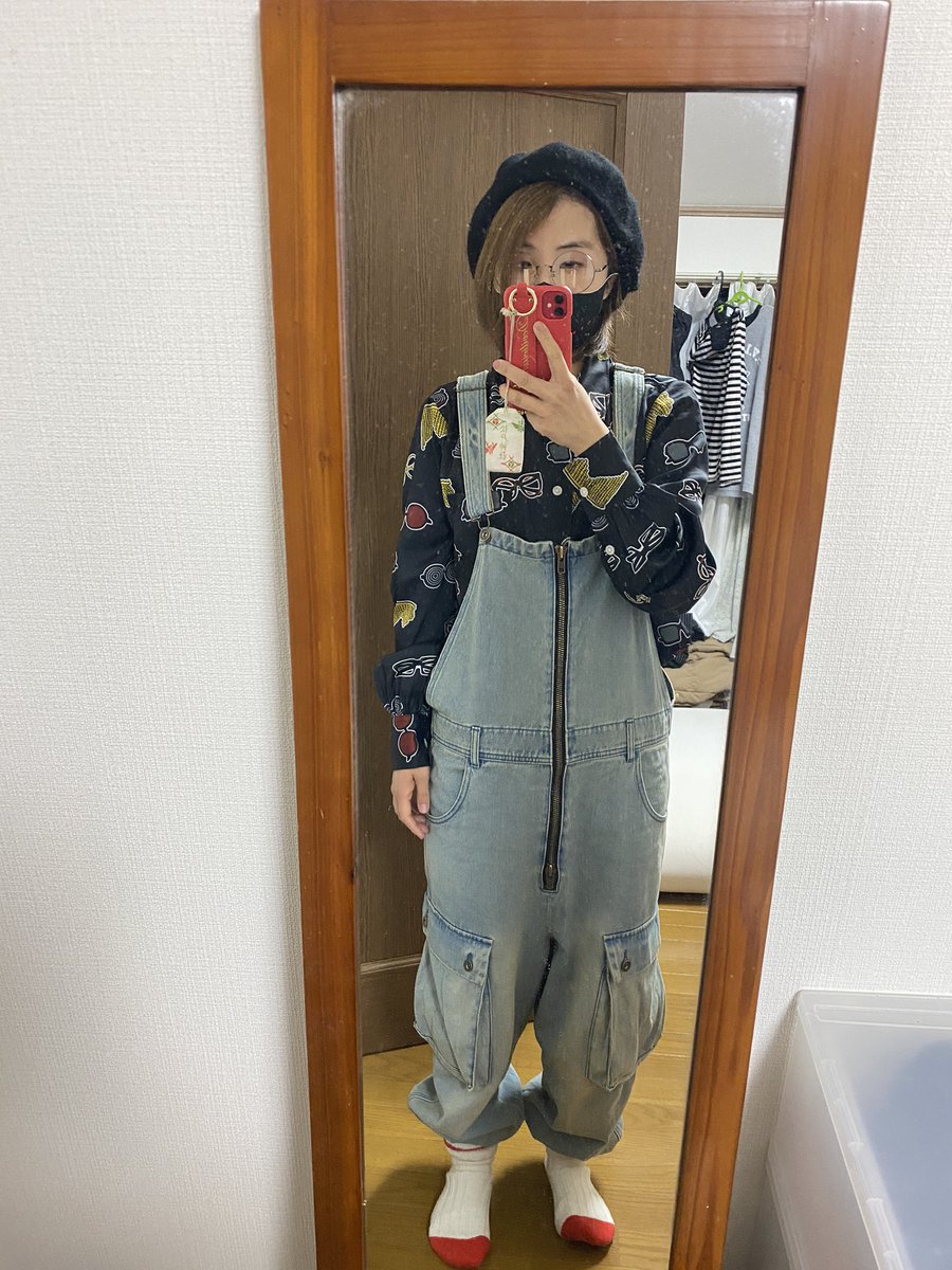 tatumaru's tweet photo. #aCircle 初めて丸メガネというものを付けましたが、似合わないかもしれないと不安ながらでも物販では瞬時に確保してたという😂(笑)思った以上に円が大きかったです。せっかくだから逹瑯さんプロデュースを全部着てみましたがこれ以外でも合わせれるよう頑張ろ´ ³`°) ♬︎*.:* #DRESSCODE https://t.co/GUoUQMVHA1
