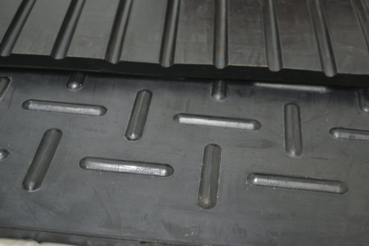 Catheri99364071's tweet image. Rubber Stable Mats
Standard Size:1220x1830mm(4ft x 6ft)
Color: Black
Hardness: 60 Shore A Nominal
Tensile Strength: 600 PSI (4MPa)
Elongation: 250%

Contact me for more details～
WhatsApp： +86 13292752210
Website: jiurunrubber.com
#rubbersheet #cowmat #RubberStableMats