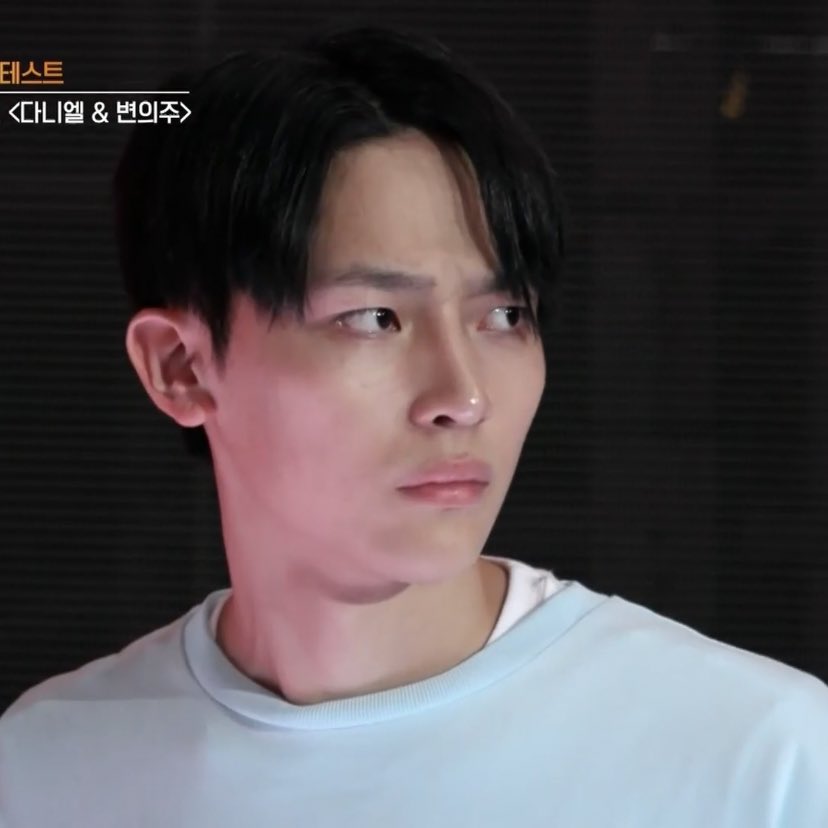 nichoflm's tweet image. Najak and Jaan bumping into each other at the school be like: