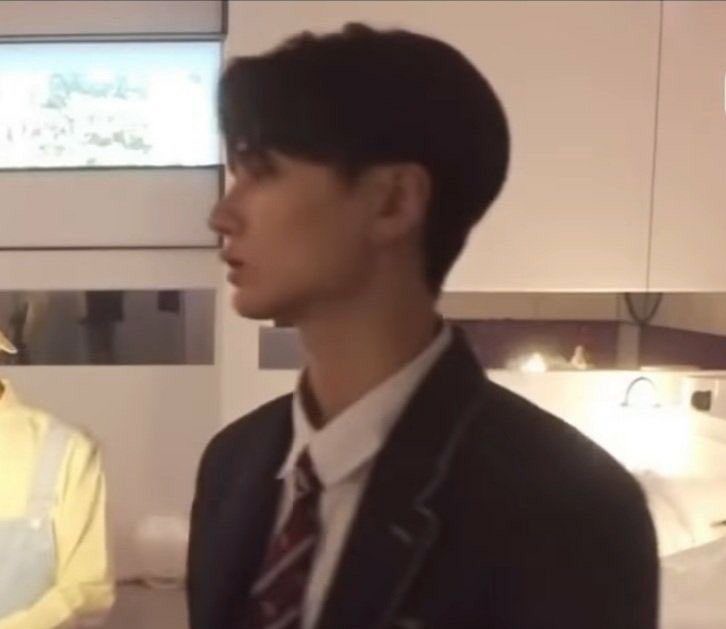 nichoflm's tweet image. Najak and Jaan bumping into each other at the school be like: