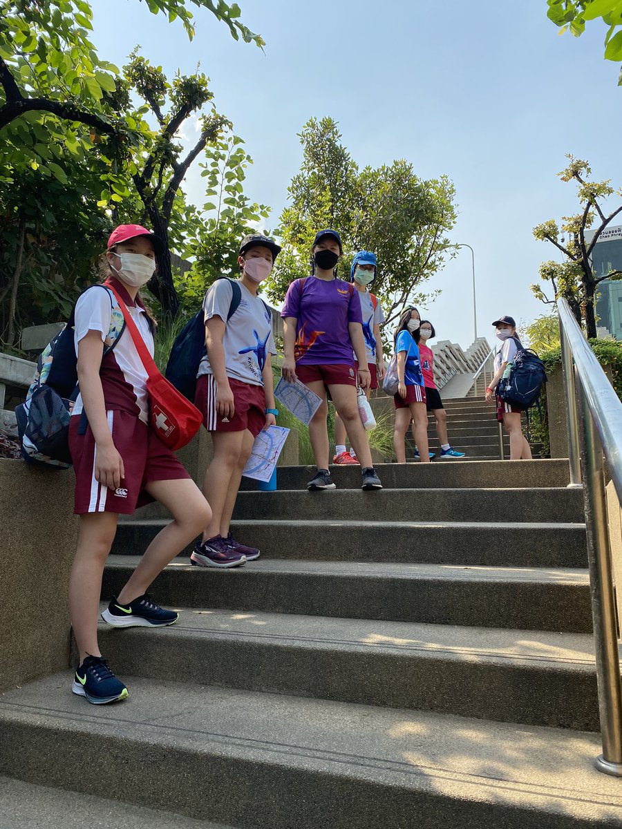shbseniorschool's tweet photo. Great to be outside with Year 10 Bronze DOEIA - urban trekking in Bangkok. #WeAreShrewsbury #DOEIA #UrbanTrekking #SaphanPrapokklao https://t.co/pm3EoJek4O