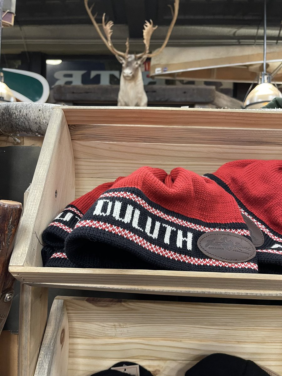 Renee_4Duluth's tweet photo. Great sunday hanging with my baby sister. #CraftDistrict #DLT https://t.co/LAKABUwdzZ