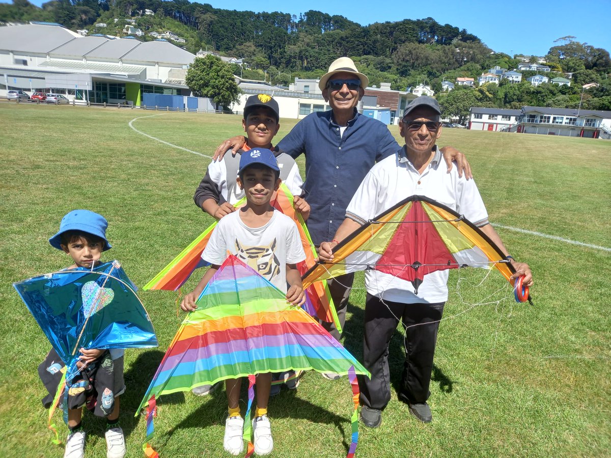 #AmritMahotsav #India #kites Wellington Indian Association & High Commission celebrated #MakarSankranti with Indian community and organized #kitefestival event. @MukteshPardeshi @MEAIndia @M_Lekhi @IndianDiplomacy @WIAWellington @priyancanzlp @gmsharmanz @bakshiks @iccr_hq