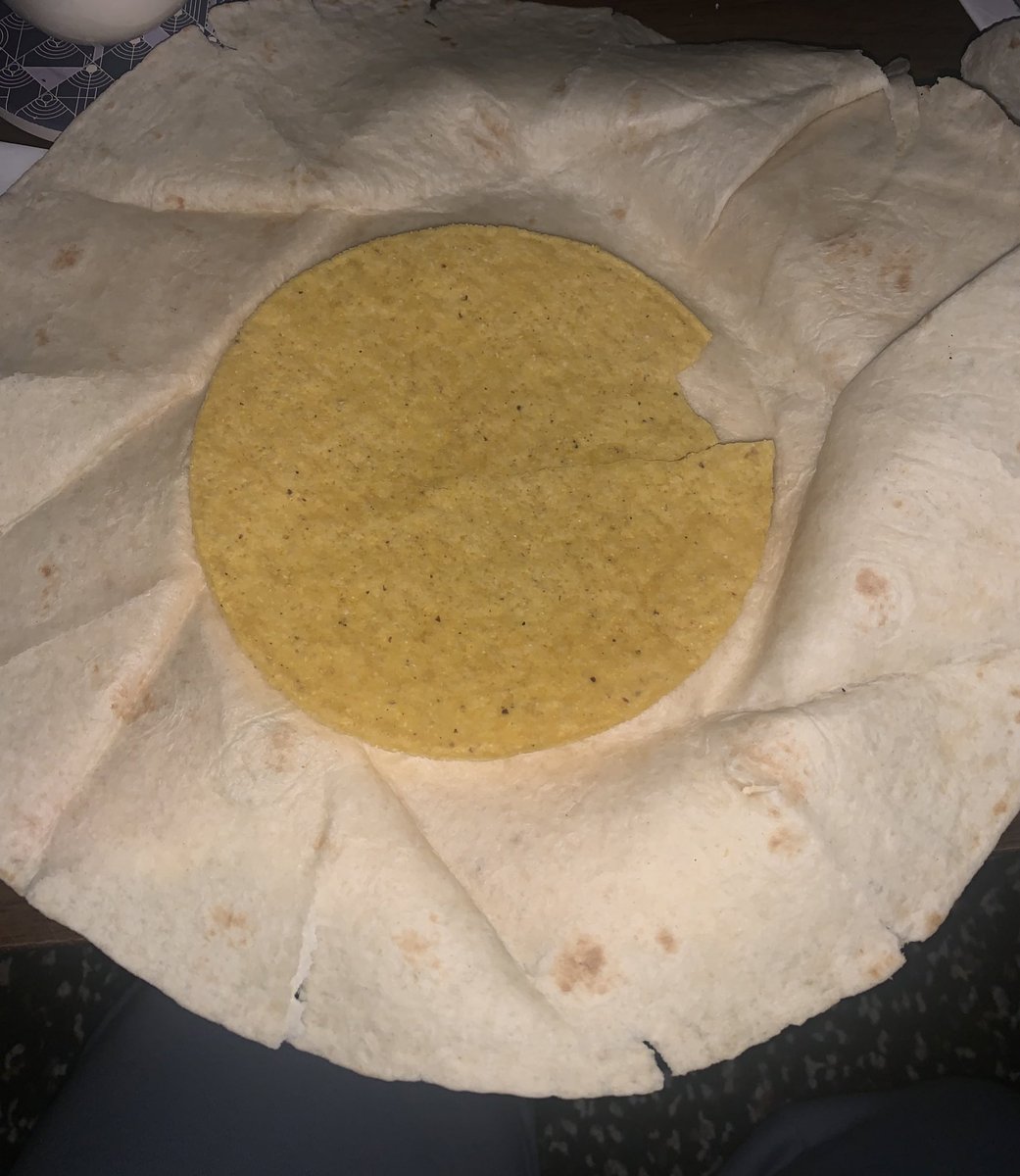 karchermo's tweet photo. I just ordered @tacobell from @Postmates for the first time and they delivered four empty tortillas ??? this is an all time low for me 😔 https://t.co/lJLcTCWxmb