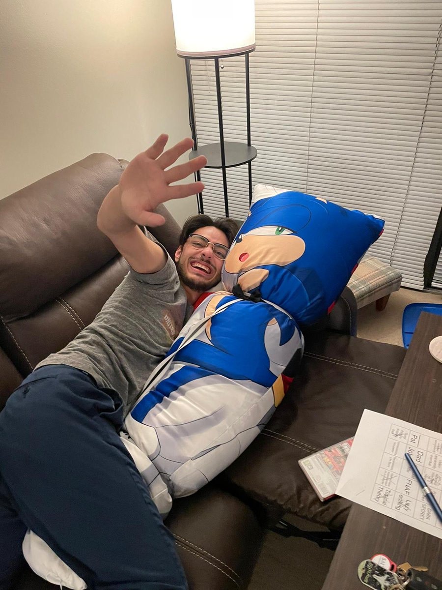 rhd162248's tweet photo. Oh nyoh! I cawn't bewieve my fwiends wawlked in awn me and Sonic! TwT whyyyyyy #blessed https://t.co/P6YTgCyEMg