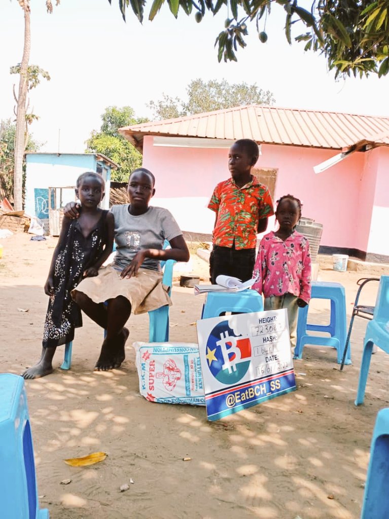 In a beautiful Sunday we reach out to our neighbors with food bags. And share #BitcoinCash with them. <a href="/eatBCH/">eatBCH</a> <a href="/eatBCH_VE/">eatBCH Venezuela</a>