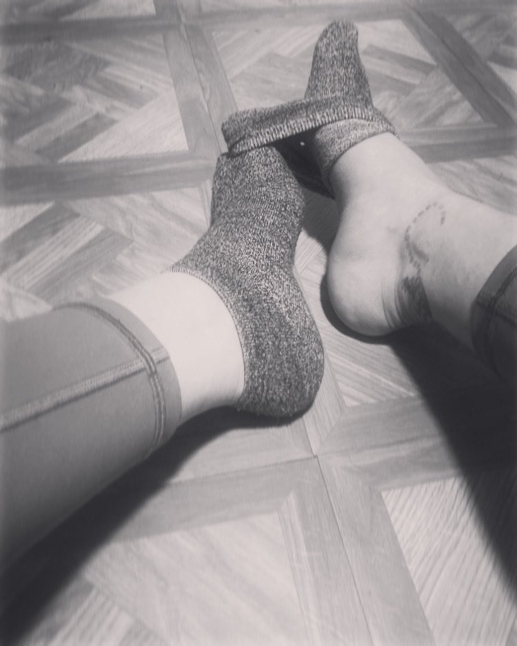 BareBombshellB's tweet photo. that feeling when you take your socks &amp; shoes off at the end of a long day 🤤💦✨ @ BareBombshellB #onlyfans #sexyfeet #footfetish #footfans #girlswithtattoos #leggings #legs #sexylegs #feet #socks #sexysocks #socklover #socklovers #feetmodels #arches #soles #toes #sexysoles https://t.co/asd0GO3huZ