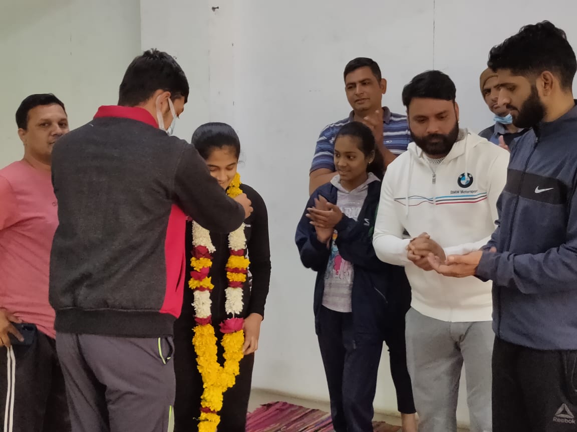 Prakhar Dave tweet media