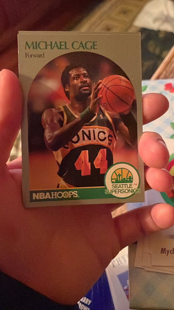 Mijayla's tweet photo. @okcthunder @OKCTracker @thunderousint got some vintage bball cards from my gma for christmas https://t.co/Wt7gVAaekJ