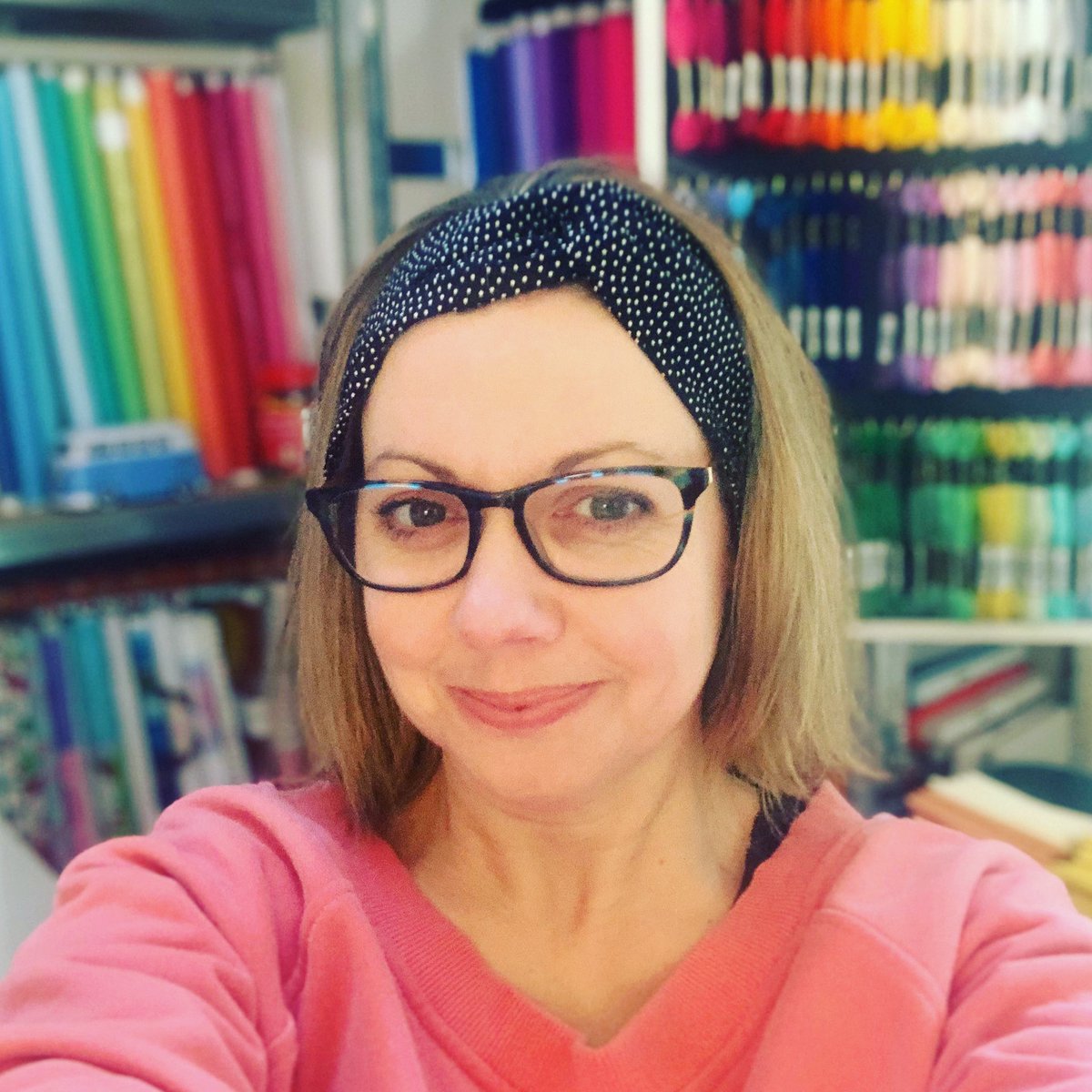 birdyandblue's tweet photo. Hello Monday, let’s be havin’ ya! 🤩💪 #MondayMorning #fabric #headband https://t.co/nBBxn1M2HM