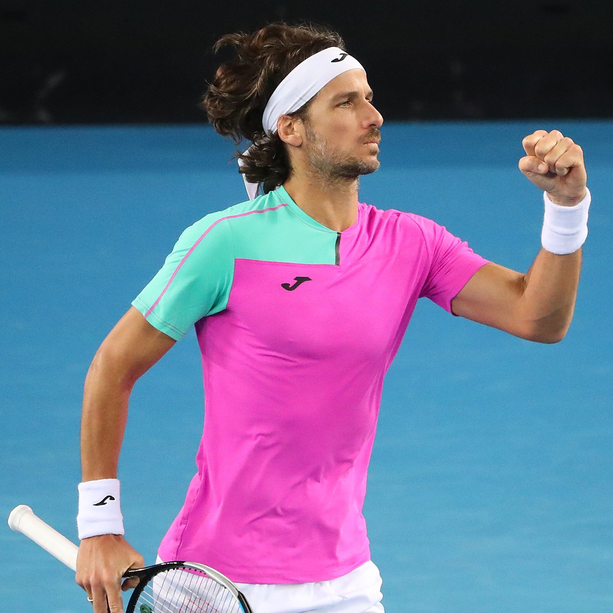 40-years-young and still fighting 🇪🇸😤

After dropping the first two sets, <a href="/feliciano_lopez/">Feliciano López</a> takes the third against John Millman 6-4.

#AusOpen • #AO2022
