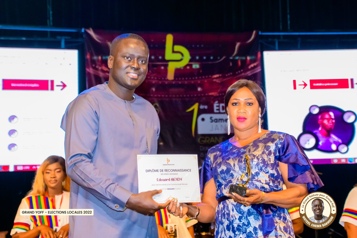 CheikhBakhoum's tweet photo. Honoré d'être parrain de la "Nuit des #Manjaks" au Grand Théâtre et de remettre l'un des prix au représentant de l'international Edouard Mendy qui est à la #CAN pour défendre les couleurs du Sénégal. Ma gratitude à la communauté Manjak et particulièrement à celle de #GrandYoff https://t.co/yX88FyCNt1