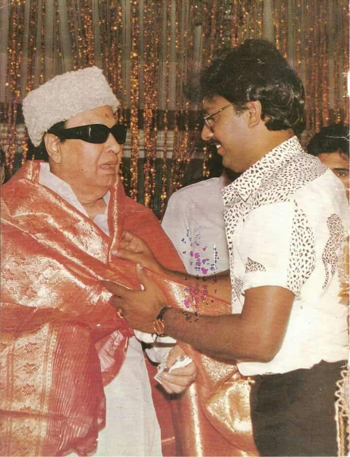 UngalKBhagyaraj's tweet photo. சந்தோசத்துலயே பெரிய சந்தோசம் மதவங்கள சந்தோசபடுத்தி பாக்கறதுதான்னு நான் சொல்றதுக்கு காரணம் கண்டிப்பா தலைவரோட தாக்கம் தான்.
இன்று தலைவர் பிறந்த நாள்.
நாம எல்லாரும் நம்மால முடிஞ்ச உதவிய அடுத்தவங்களுக்கு செய்யறதுதான் அடுத்தவங்கள சந்தோசபடுத்தறதுதான் இன்னைக்கு அவரை பெருமை படுத்தும்! https://t.co/HwrBe1jK8L