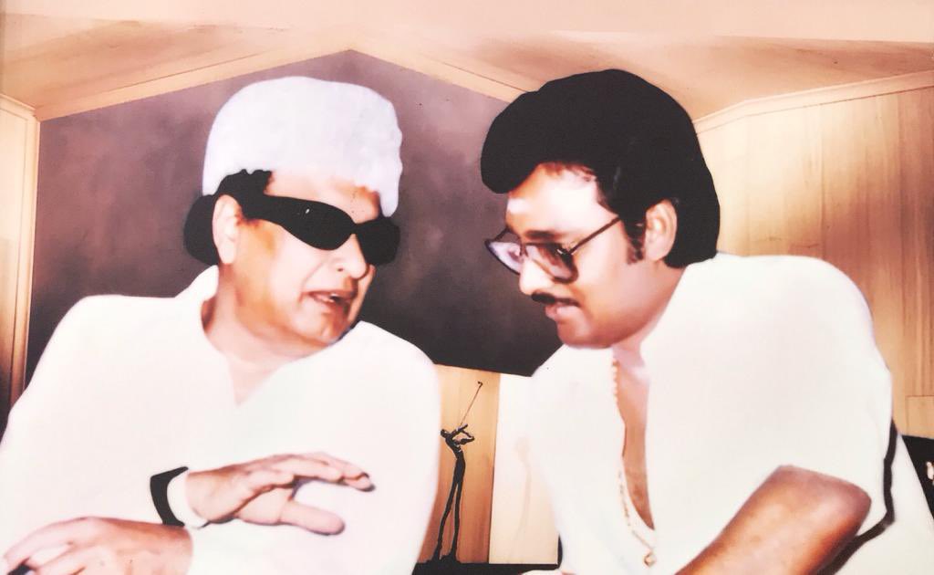 UngalKBhagyaraj's tweet photo. சந்தோசத்துலயே பெரிய சந்தோசம் மதவங்கள சந்தோசபடுத்தி பாக்கறதுதான்னு நான் சொல்றதுக்கு காரணம் கண்டிப்பா தலைவரோட தாக்கம் தான்.
இன்று தலைவர் பிறந்த நாள்.
நாம எல்லாரும் நம்மால முடிஞ்ச உதவிய அடுத்தவங்களுக்கு செய்யறதுதான் அடுத்தவங்கள சந்தோசபடுத்தறதுதான் இன்னைக்கு அவரை பெருமை படுத்தும்! https://t.co/HwrBe1jK8L