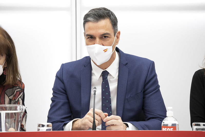 PSOE's tweet photo. Imágenes de la Reunión de la Comisión Ejecutiva Federal. 📸

📍 Desde Ferraz. 

🌹 Encabezada por nuestro Secretario General @sanchezcastejon.

#Cumplimos https://t.co/J109Piy0HG