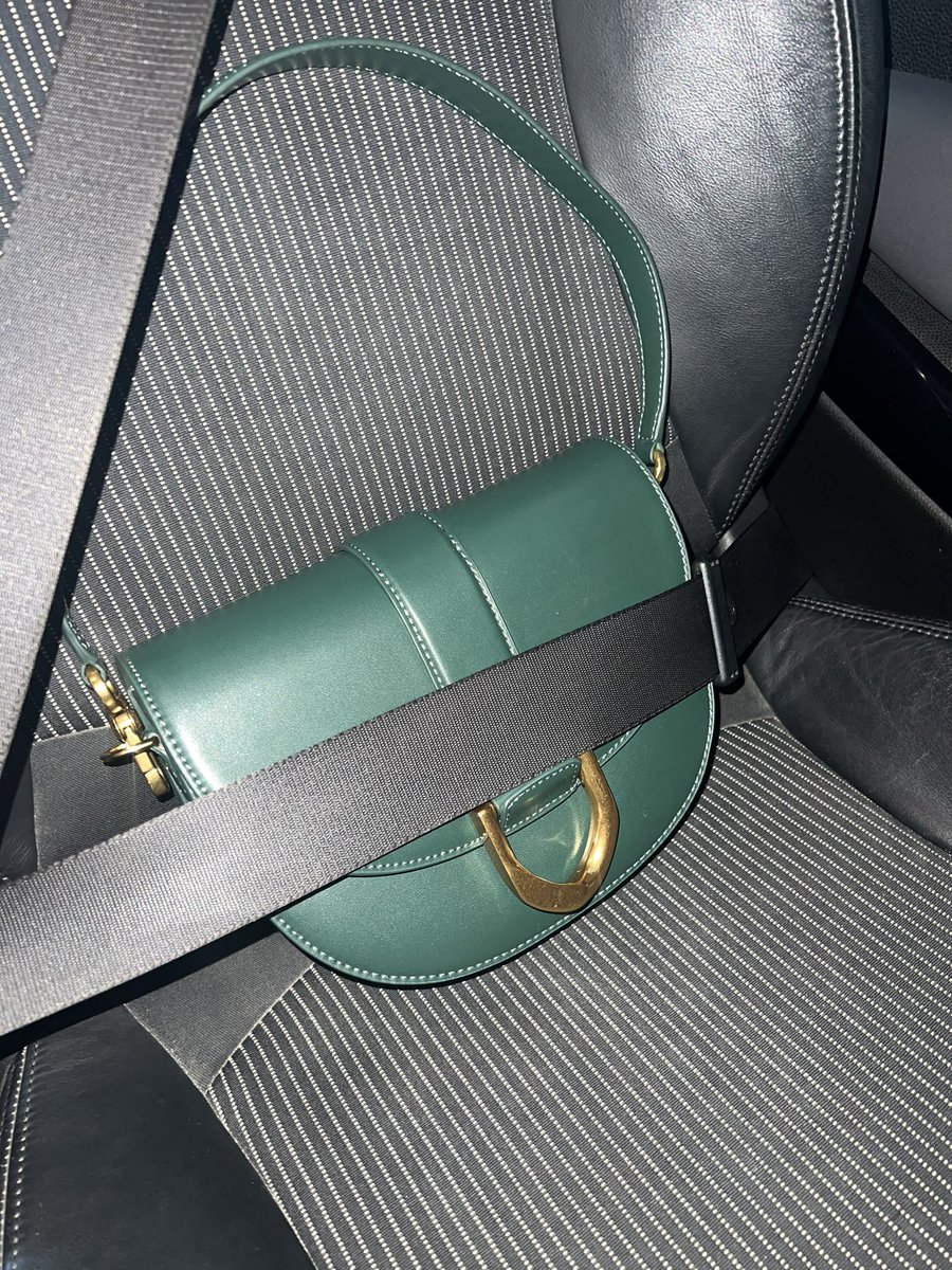 fatheremz's tweet photo. always protect the things you cherish https://t.co/bAmCgIBQWI