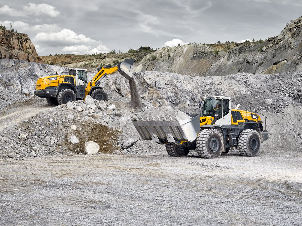 im_mining's tweet photo. Liebherr is modernising the three largest wheel loaders in its series, the L 550, L 566 and L 580 models, with, among other things, increasing the tip load, bucket sizes and engine power | https://t.co/Q6scnHVDSs @Liebherr #wheelloaders #L550 #L566 #L580 #miningequipment https://t.co/0wLyhXPBLB