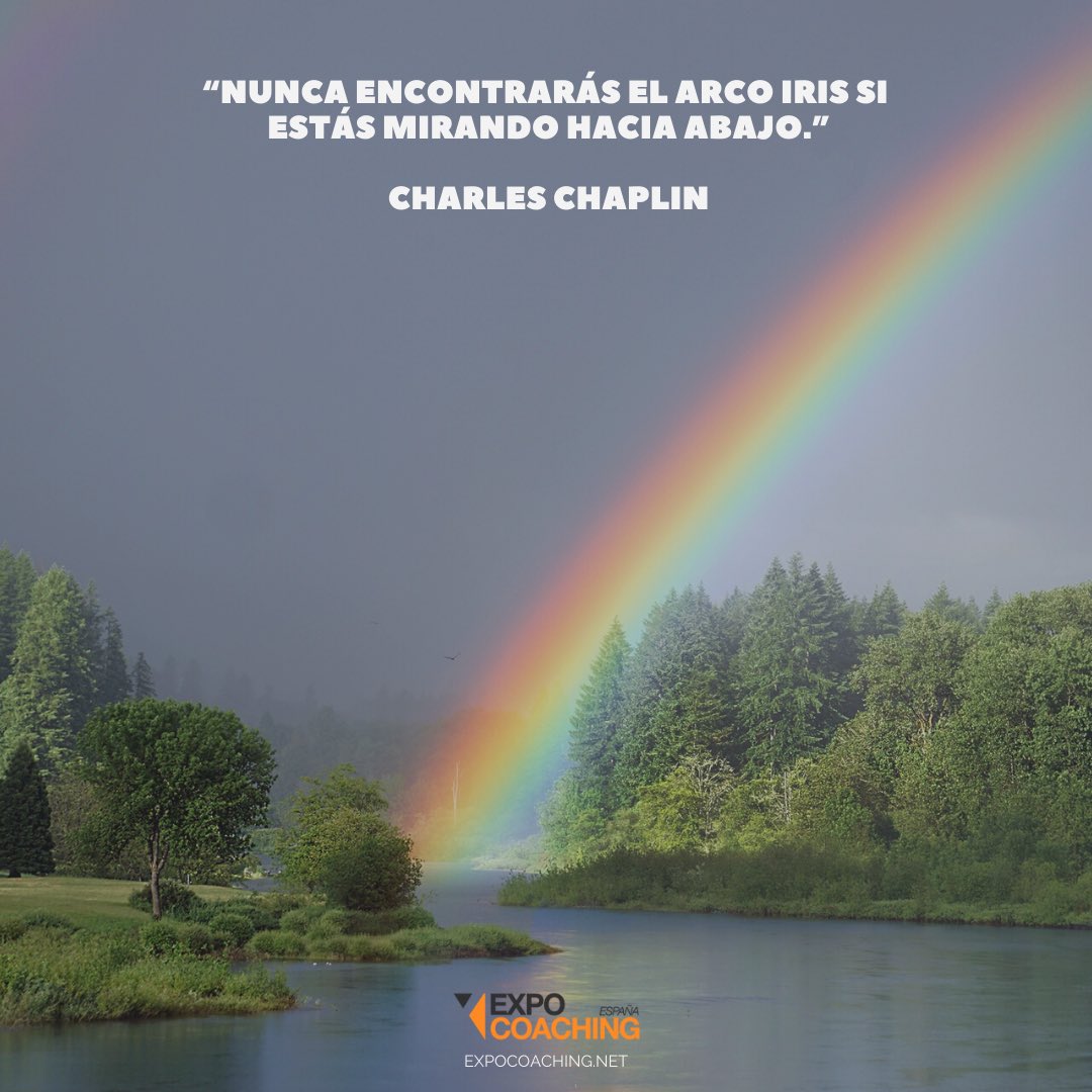 Expocoaching20's tweet photo. Iniciamos una nueva semana con una frase que nos ha dado mucho para pensar.

Es de Charles Chaplin:

“Nunca encontrarás el arco iris si estás mirando hacia abajo.”

Quizás vuestro ExpoCoaching forme parte de vuestro propio arco iris, ¿no?

#ExpoCoaching 🧡 https://t.co/ZPsz6lhiAQ
