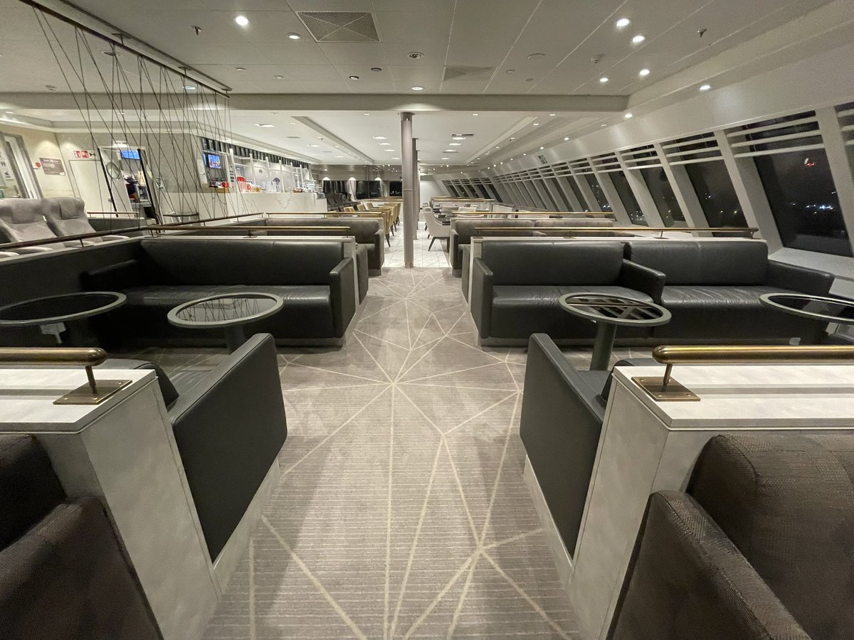 faerder46's tweet photo. Club Class…… @Irish_Ferries style. On WB Yeats #irishferries #clubclass #upgrade #ferry #dublin #holyhead . The Isle of Innisfree lounge with views over the bow. https://t.co/HabGTYPBzB