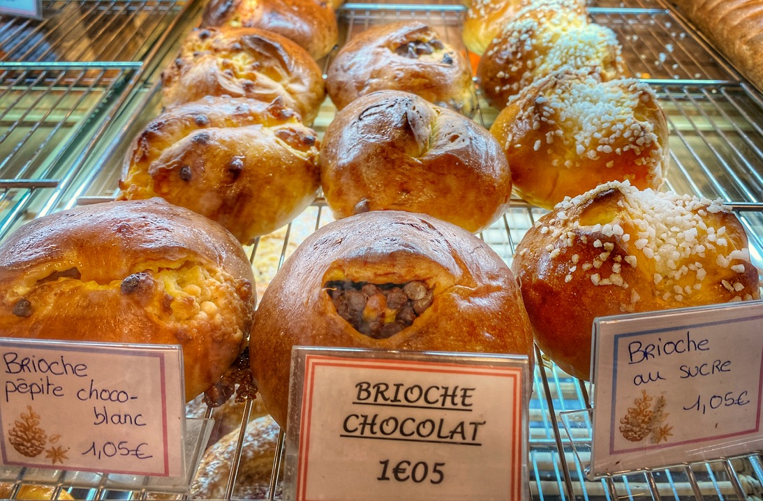 lifefrance's tweet photo. Daily #photooftheday from #France Monday Vibes at the boulangerie....
#thegoodlifefrance #MondayMotivation https://t.co/C1EpnZiS3M