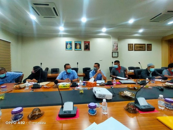 jkrtmerah's tweet photo. Msyuarat Konsesi Jln Negeri (Selenggara Timur Sdn. Bhd.) &amp; Konsesi Jln Persekutuan (Roadcare Sdn. Bhd.) brsama JKR Tanah Merah bg mbincangkan perancangan &amp; halatuju di Jajahan Tanah Merah utk Tahun 2022
#JasaKepadaRakyat #perbincanganhalatuju #perancangan2022 #JKRians #JKRVENGERS https://t.co/eEgORLRyZR