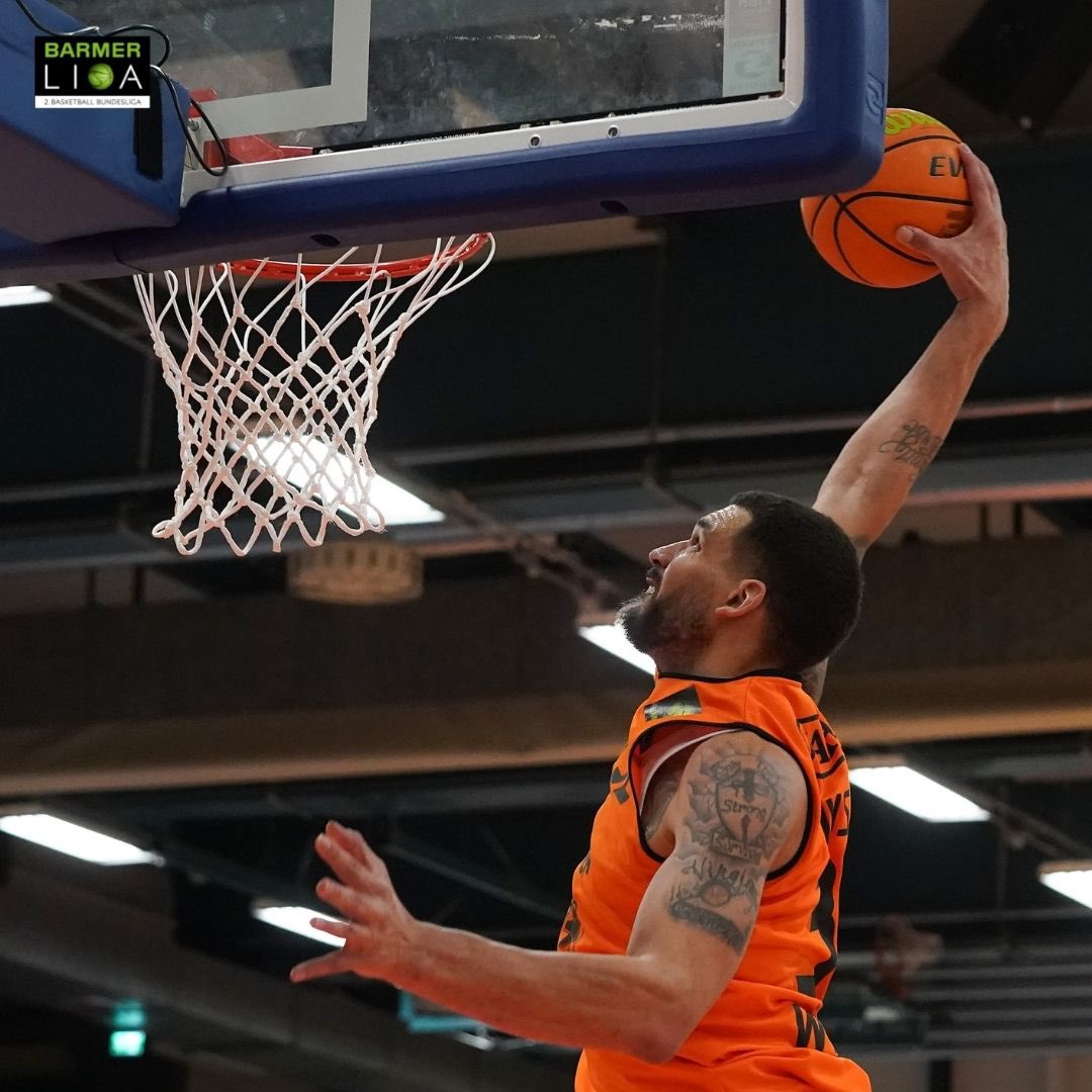WihaPanthers's tweet photo. Das waren gestern 5️⃣0️⃣ hochspannende, dramatische Minuten 🏀 in der #Deutenberghalle mit dem besseren Ende für uns!
111:104 siegen wir nach zweifacher Verlängerung gegen @PB_Baskets !
📸 @MichelKienzler
#WihaPanthers
#DieGrößtenImSchwarzwald
#VSPB https://t.co/apSYUK8oAe