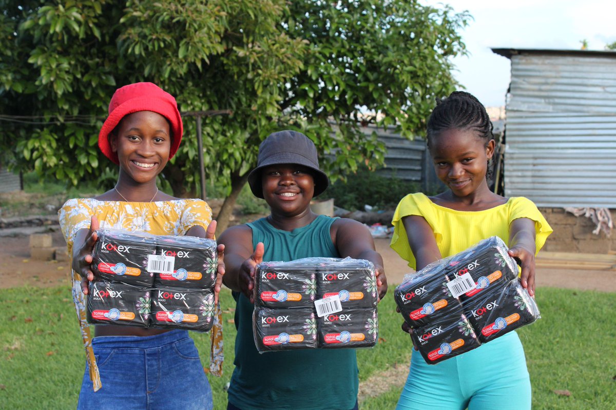 Radio2000_ZA's tweet image. #FeelGoodMoment

We chat to Phure Chochi - Committee member of the Lebo Moloto Foundation @ChebengC

The foundation recently donated soccer cleats and sanitary towels as they look to keep the girl child in school. 

#BetterTogether #Radio2000