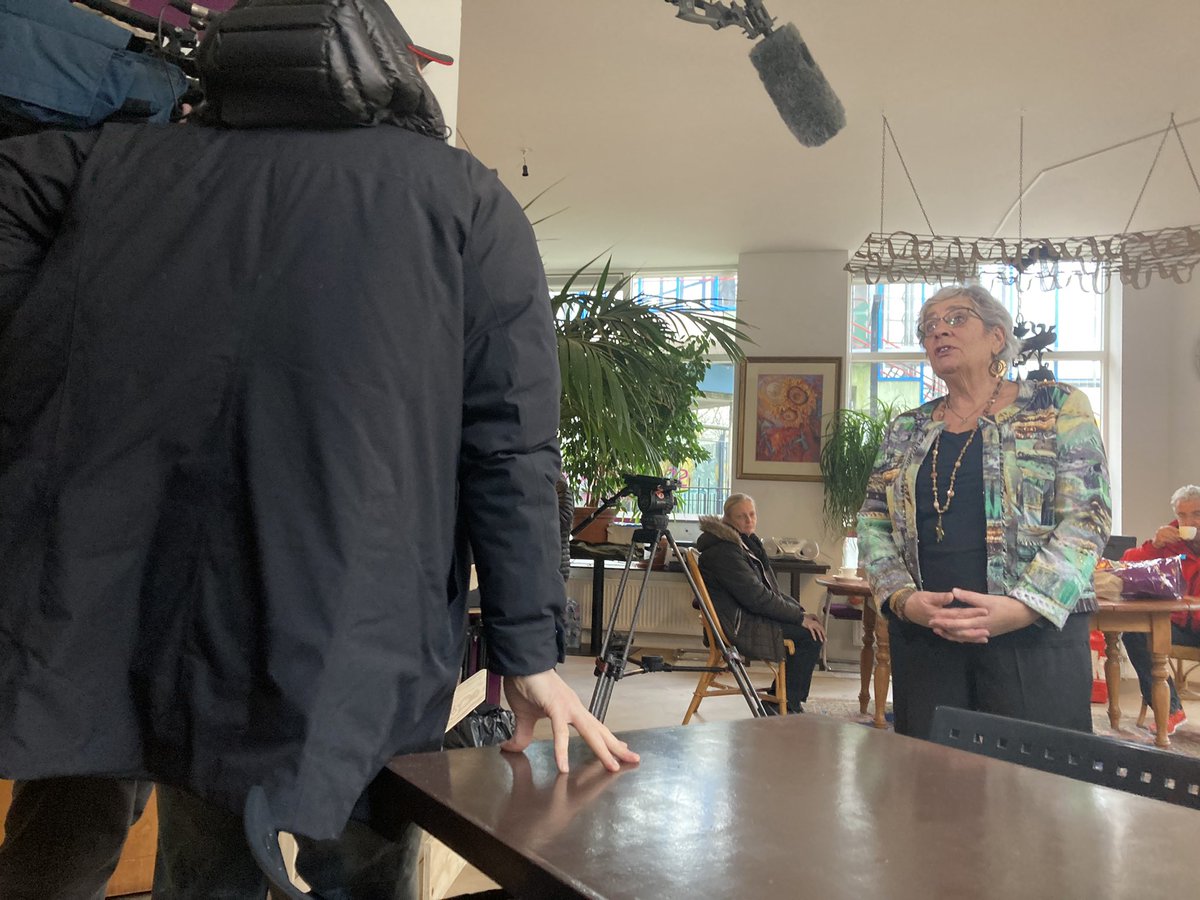rinibiemans's tweet photo. Lopen we hier binnen #sociaalcafe interview over groeiende armoede aan de basis met Clara en Sjaak Sies (oprichters voedselbank) item voor Max #topduo #gratiskoffievooriedereen 😀🍀👍🙏🌈 https://t.co/L0nZwzOZcA