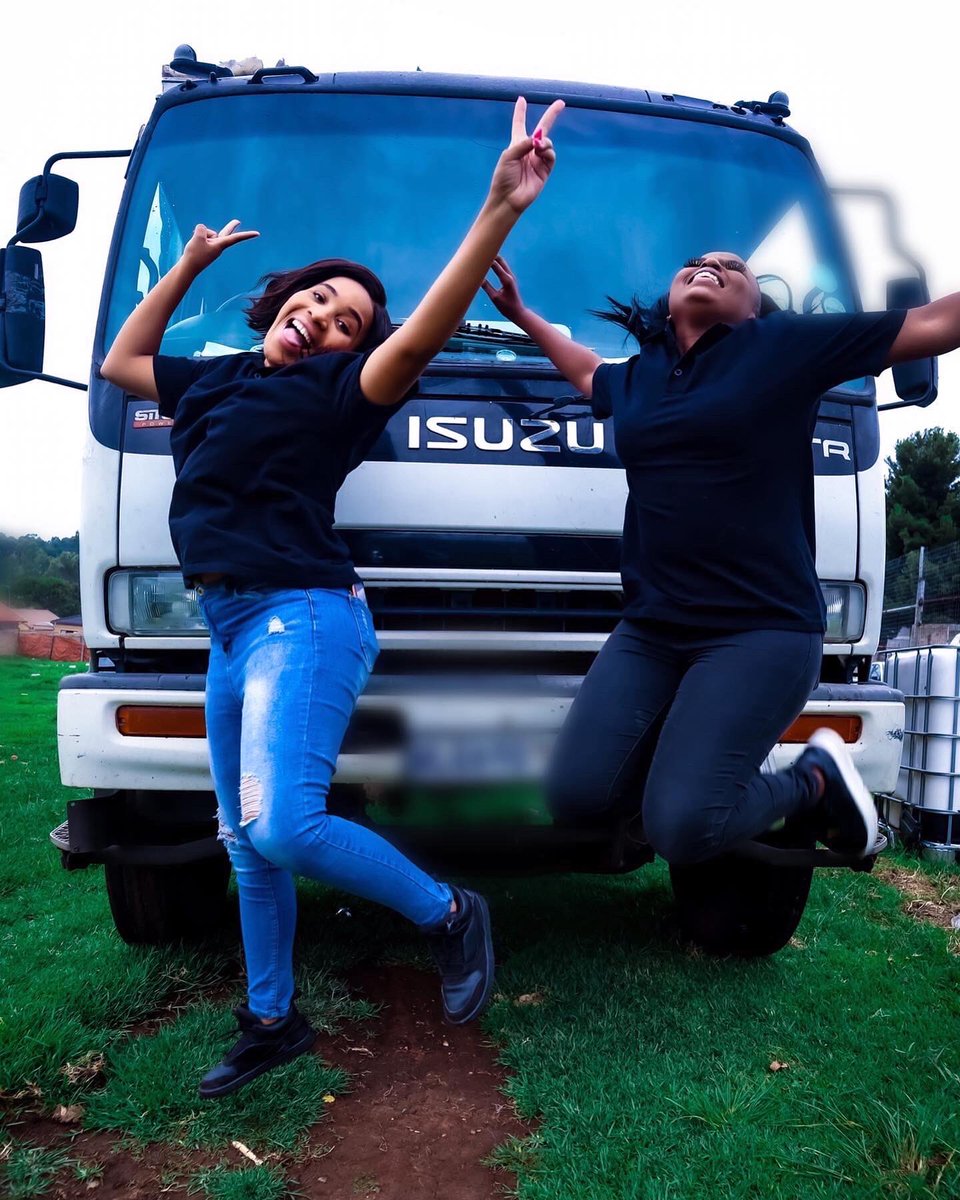 Yummy_p_'s tweet photo. 2mommies coming together with a vision to create generational wealth for their kids.
We’ve finally joined #GirlsWithTrucks 🎉We started a moving company called @Lets_Move_SA a female based company that caters to your moving needs.
Please RT our next customer could be on your TL✨ https://t.co/hK4yn3izxF