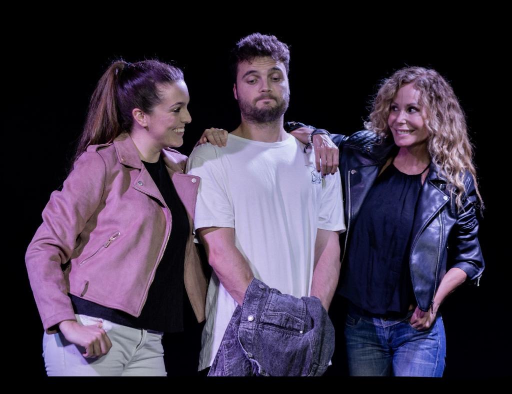 lopezdeayala's tweet photo. De la mano de @esferaochoprod llega la obra de teatro Diana Son 'No más besos'.

Interpretado por @laradibildos, @_mirvazquez, Óscar Olmeda e Iñigo López. 

Una historia emocionante con humor, amor y tragedia.

 📆 Sábado 22 enero ⌚️21:00 h. 
🎟️ 25 y 20 € https://t.co/NuPcHN65HJ