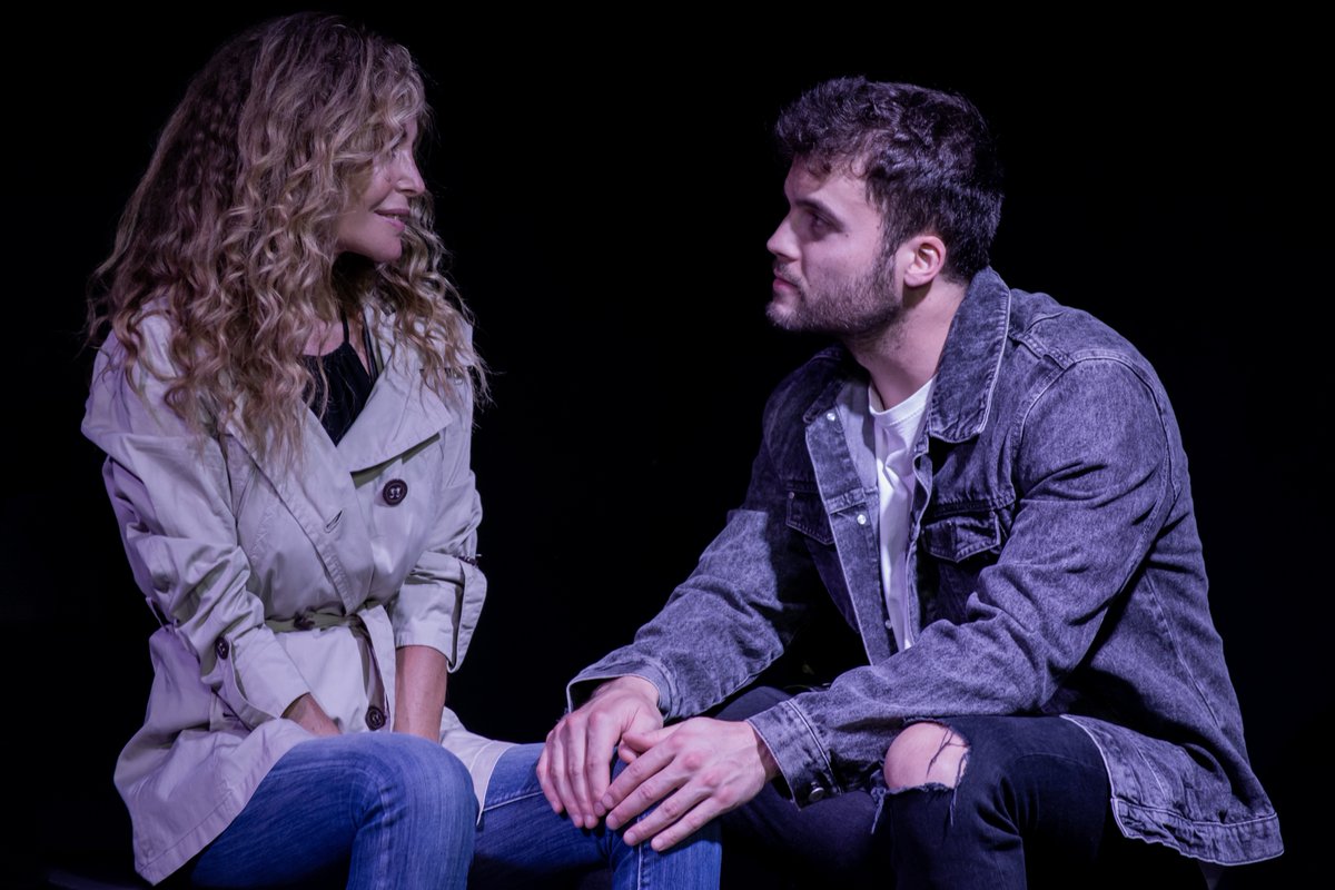 lopezdeayala's tweet photo. De la mano de @esferaochoprod llega la obra de teatro Diana Son 'No más besos'.

Interpretado por @laradibildos, @_mirvazquez, Óscar Olmeda e Iñigo López. 

Una historia emocionante con humor, amor y tragedia.

 📆 Sábado 22 enero ⌚️21:00 h. 
🎟️ 25 y 20 € https://t.co/NuPcHN65HJ