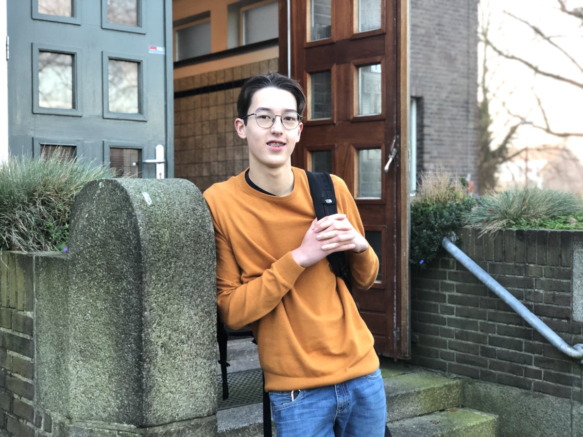 "Taal is fascinerend" aldus Joost. De 16-jarige leerling van PCC Het Lyceum koos voor klassieke talen en doet later deze maand mee met de landelijke #klassiekeolympiaden. Zet 'm op, Joost! #school #vo #Alkmaar