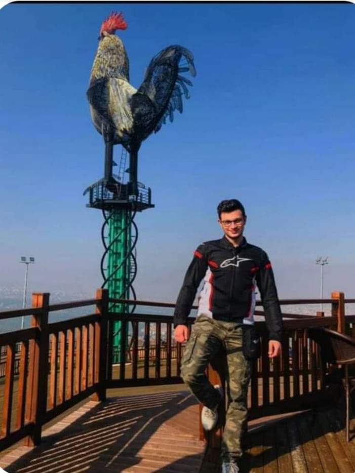 isigmeclisi's tweet photo. Necati Yasin Batır..
19 yaşında, moto kurye..
Denizli Merkezefendi'de paket servisini götürürken sürücüsünün alkollü olduğu ve makas attığı belirtilen 20 AGG 462 plakalı lüks otomobilin motosikletine çarpması sonucu hayatını kaybetti..
Yeşilyayla Köyünden.. https://t.co/XcR7UWPaqY