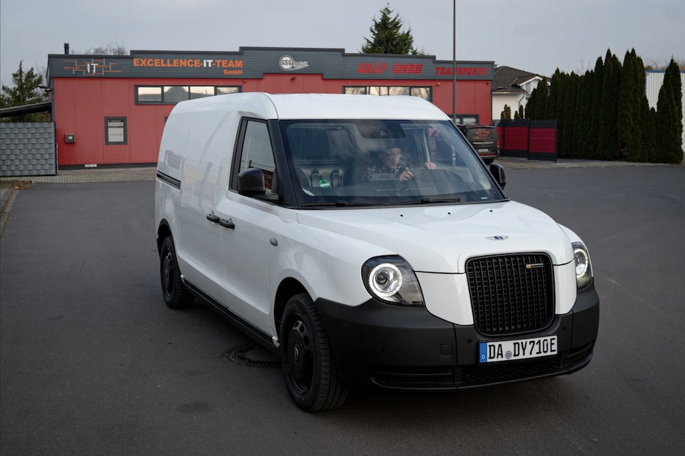 LEVC_Germany's tweet photo. Doppelherz: #ETransporter mit #RangeExtender
Unser #VN5 beim Test im @handwerksblatt
#ElektroVan #Lieferwagen
https://t.co/UL7yaBsuOi
credits: @MartinBaertges https://t.co/85Z3SgS40Q