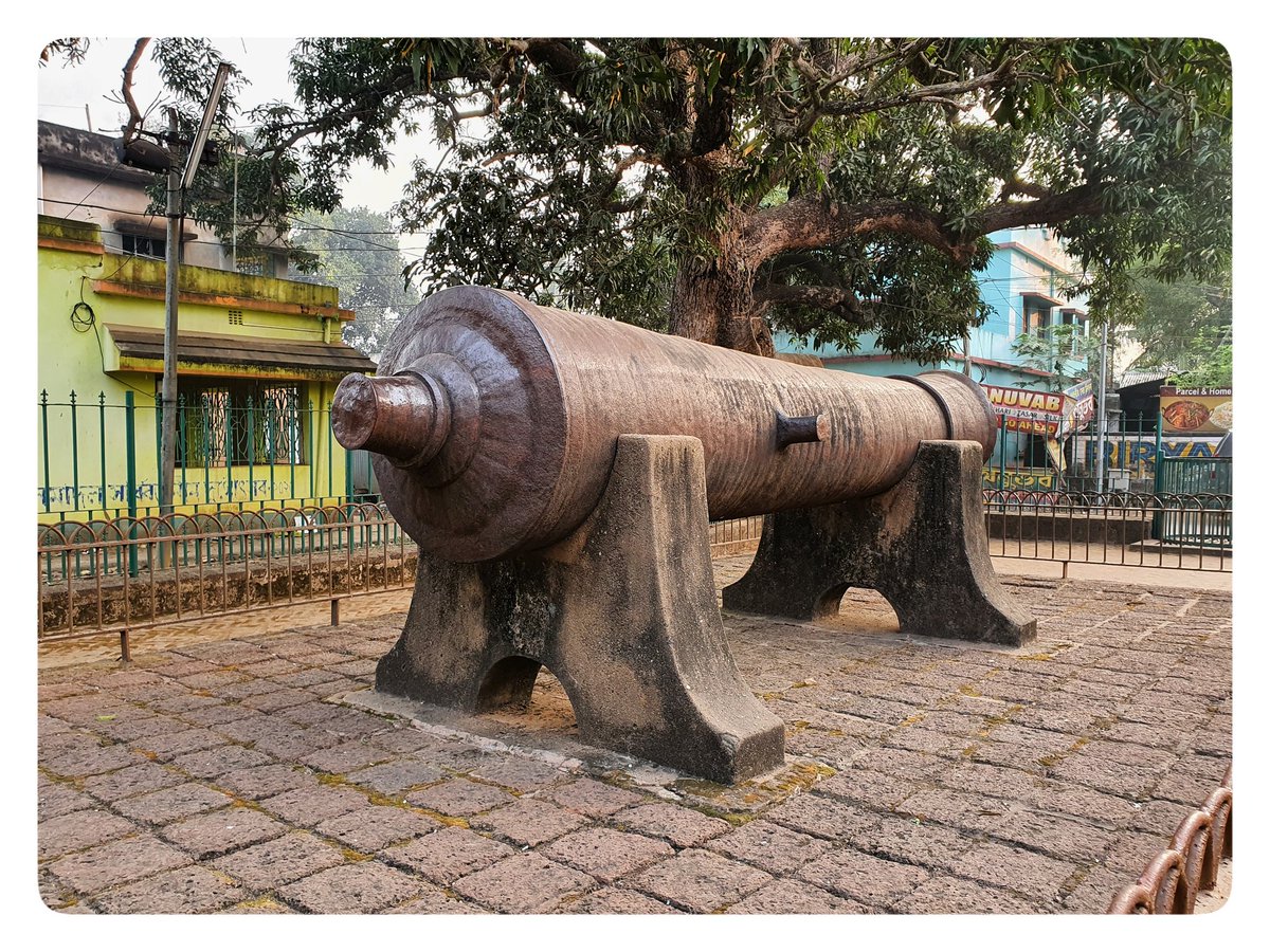 ArchaeoNomad's tweet photo. This cannon is credited with successfully repelling #Maratha attack on #Bishnupur in 1742. King Gopal Singh personally led the defense. Legend credits Madanmohan, the royal deity for singlehandedly defending the city with cannons. It's conservation was ordered by Lord Curzon. https://t.co/8958fHZXEI
