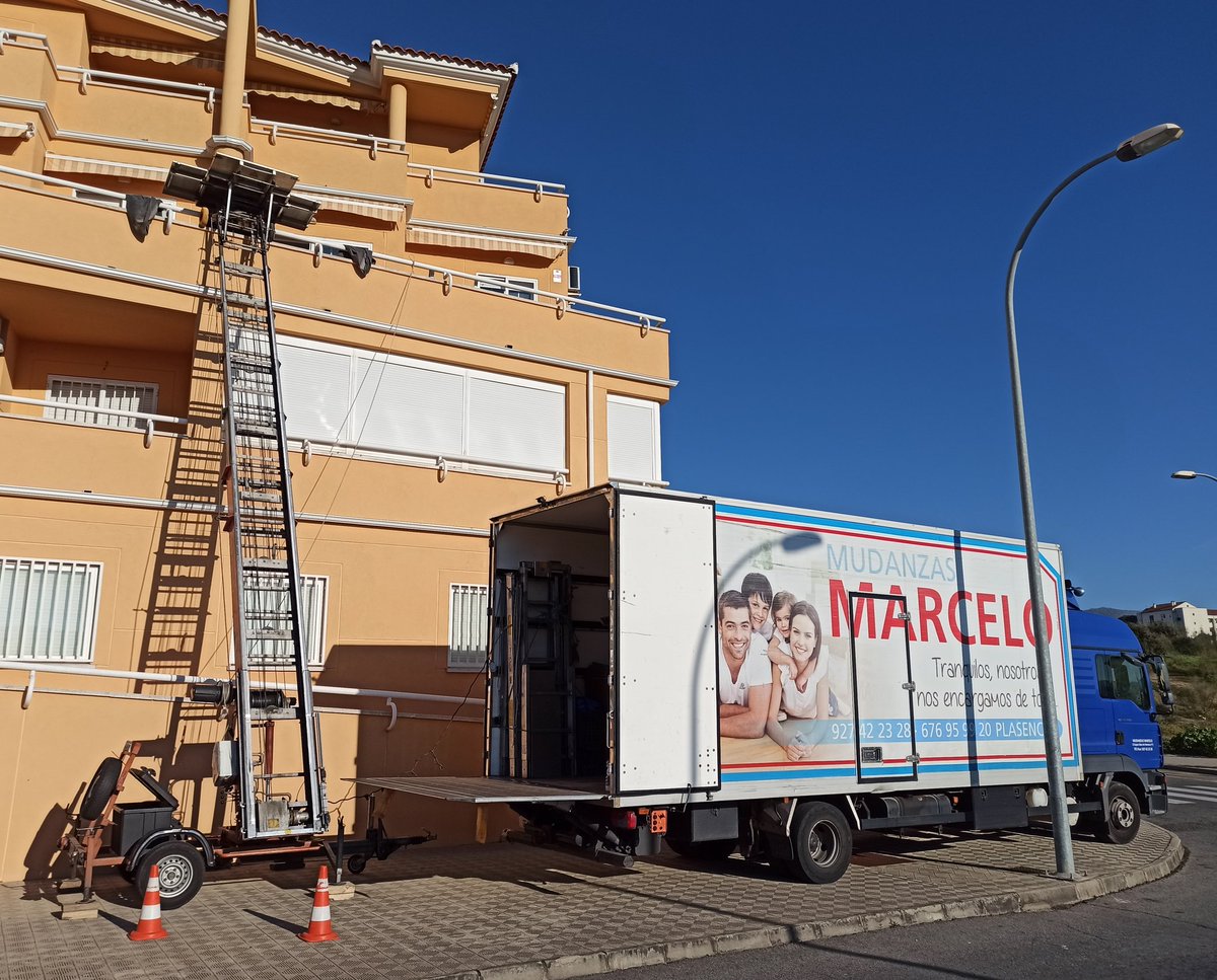MudanzasMarcelo's tweet photo. Avenida las acacias #Plasencia #MudanzasMarcelo 🚚📦 https://t.co/5Q5YRgyCGz