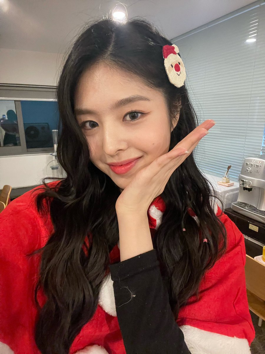 Erin_France_'s tweet photo. 📍 UPDATE du 21.12.21 📍

Castle !!! Bonne journée 🥰🤍

#SKYLE 
#ERIN https://t.co/lIB4wIJqbA