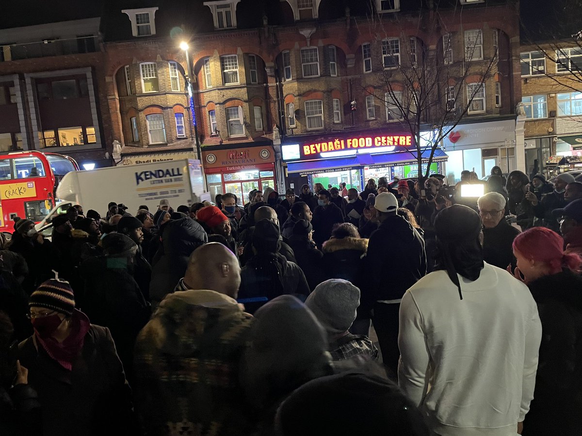 jofish50's tweet photo. Important night in Croydon as 200 mainly black men came together and said we will help put an end to the crime in our borough. With @KingPassDaMic the #metpolice #myends fathers business and women, we are working to show our young people there is a better way #knifecrime #gangs https://t.co/IXkLEzNHhY